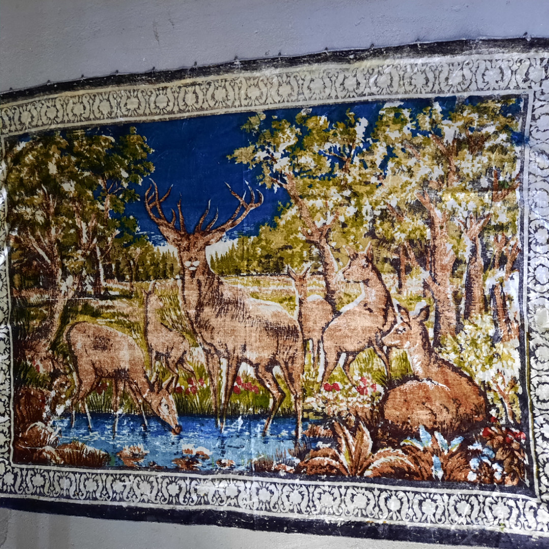 Ковер настенный "Олени на водопое", плюш, 180х135 см, многочисленные потёртости.. Картинка 1